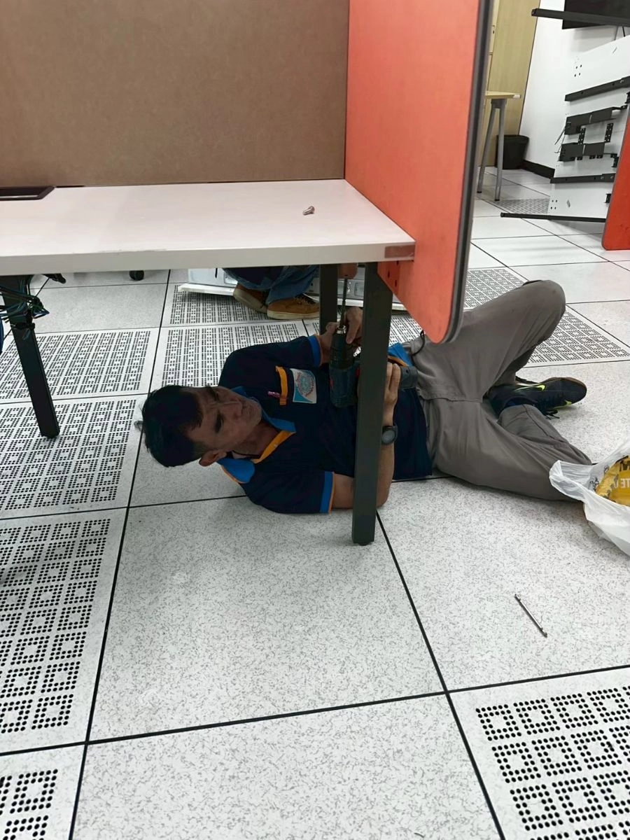 ผลงานการรื้อถอดขนย้ายเฟอร์นิเจอร์ ESSO 1